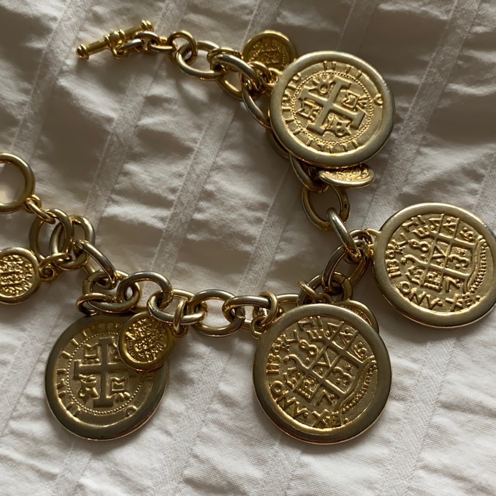 Bracelet (gold color)